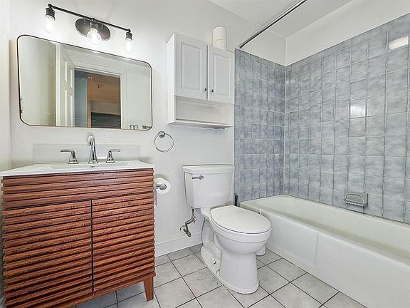 4th image of 130 Madison St #2/1B