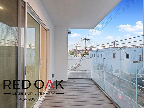 3rd image of 5814 1/2 La Mirada Ave #202