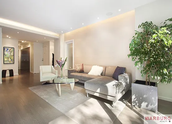 Sold by Warburg | media 32