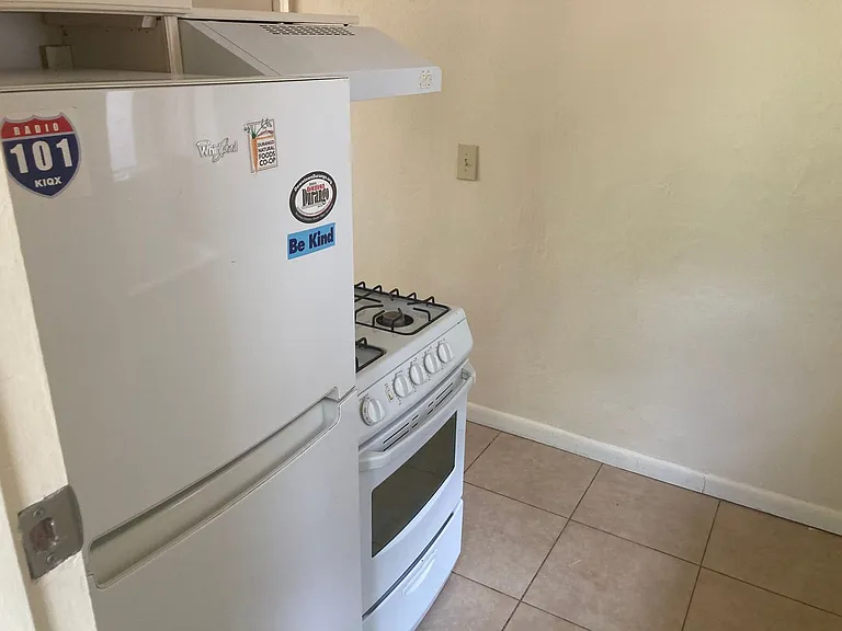 200 W 32nd St #6 — Photo 7