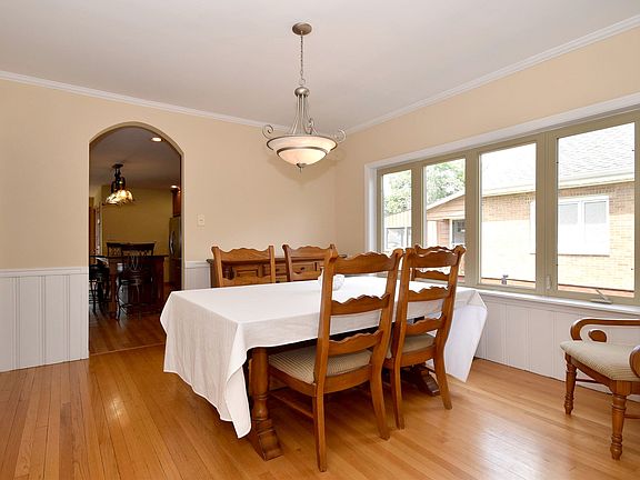 3rd image of 6732 N Odell Ave
