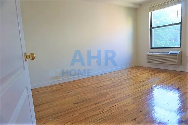 Rented by EXR | media 26