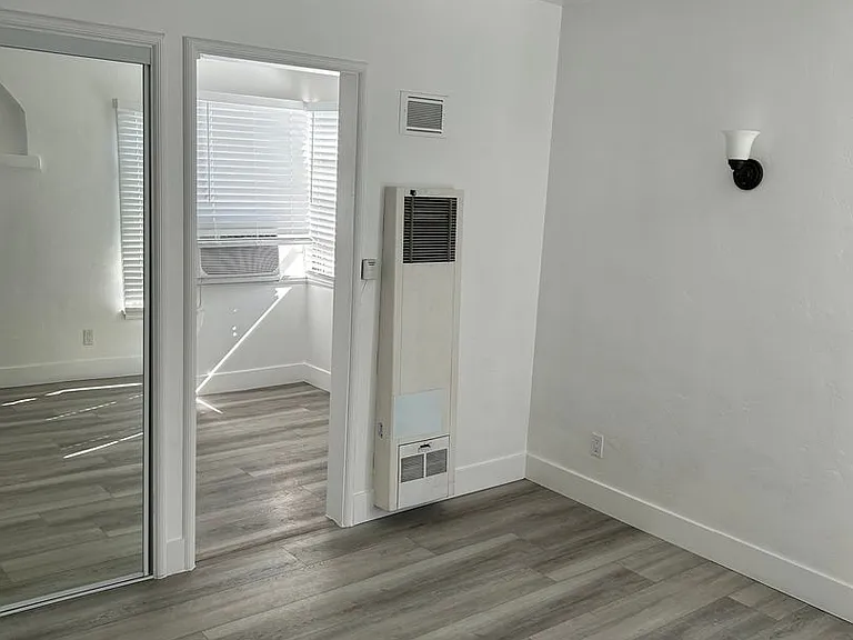 Evans Apartments — Photo 44