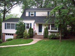 22 Mountainside Dr, Wayne, NJ