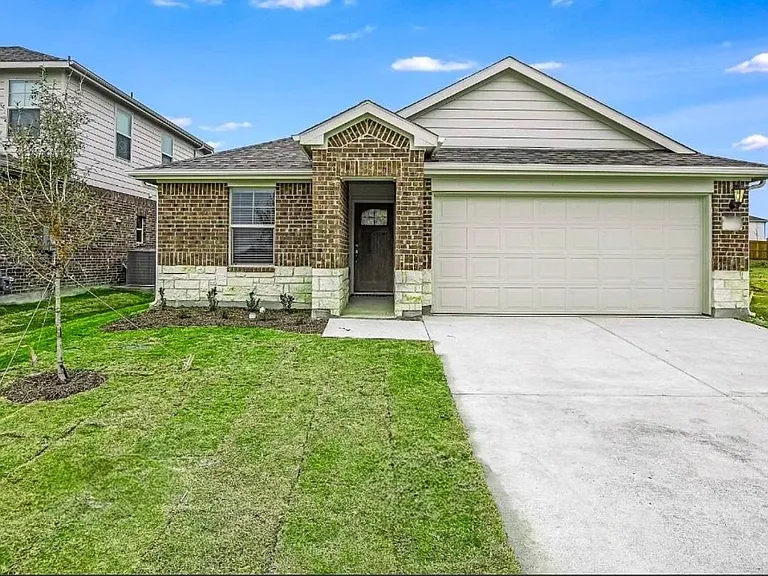 2636 Oneida Ln — Photo 1