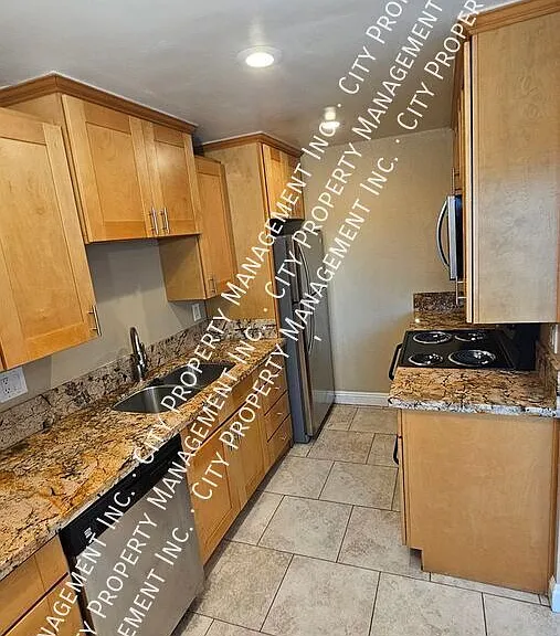 1645 Fern St #C — Photo 6