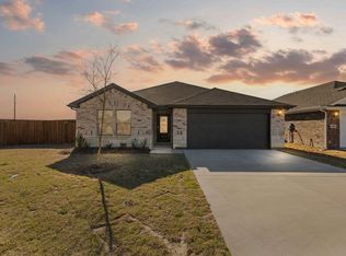 335 Sugarlands Dr, Greenville, TX 75402