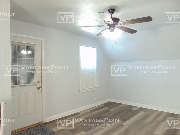 434 S Jackson St — Photo 3