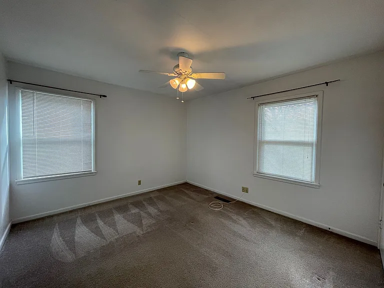 3713 Noble Dr — Photo 18