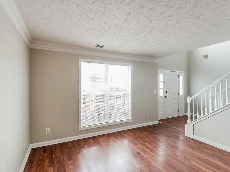 3392 Kittery Dr — Photo 12