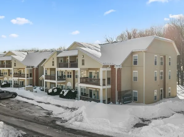 218 Reservoir St Unit 326, Holden, MA 01520