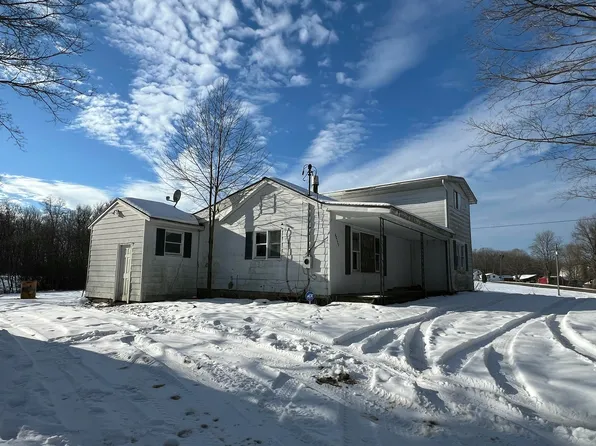 48170 Rush Lake Rd, Hartford, MI 49057