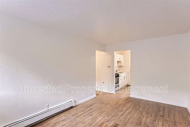 1 bed, 1.0 bath, 500 sqft, $895 — Photo 3