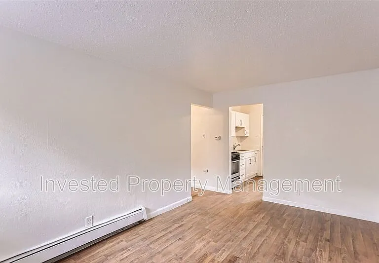 3544 N High St — Photo 3