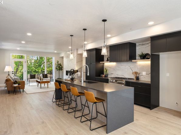 617 & 623 SW Lobelia St #623B