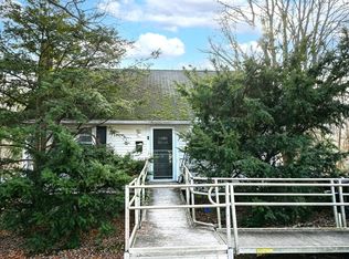 52 Bacon St, Natick, MA 01760