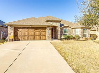 325 Canadian Ln, Burleson, TX 76028