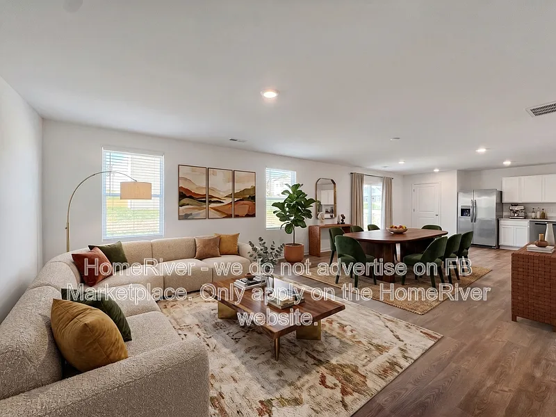 4 bed, 2.5 bath, 2376 sqft, $2,195 — Photo 2
