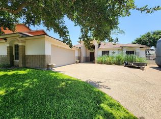 9837 Spindrift Dr, Laredo, TX 78045