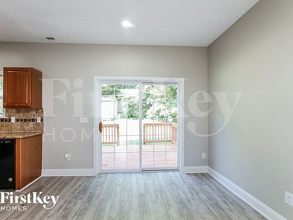 4th image of 714 Berkshire Dr