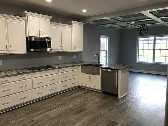 5th image of 584 Larkspur Dr