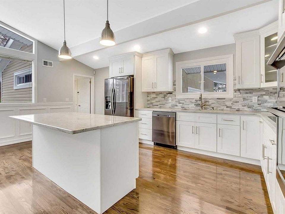 1st image of 326 Edgewood Ave