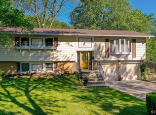 6748 Valley View Dr, Downers Grove, IL 60516