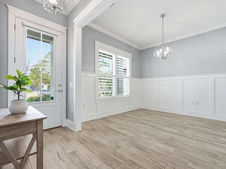 131 Magnolia Ave — Photo 3