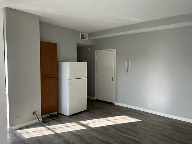 817 Main St #7 — Photo 6