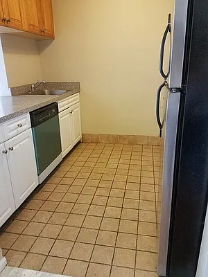 Rented by Bahar Management | media 27