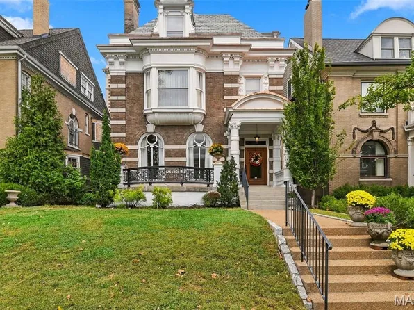 5291 Westminster Pl, Saint Louis, MO 63108