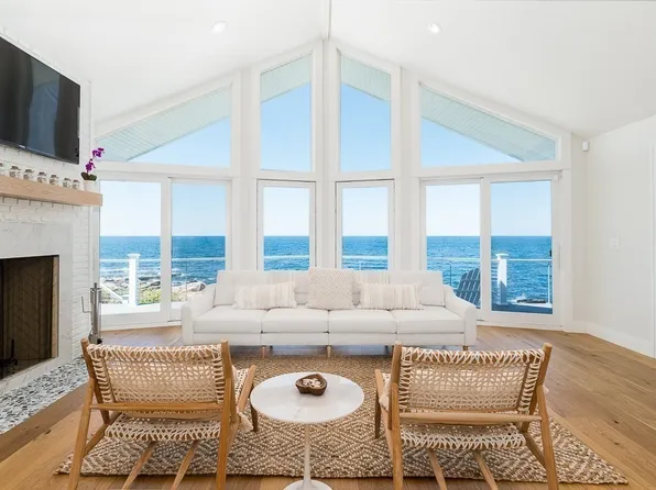 14 Sunset Point Rd, Gloucester, MA 01930