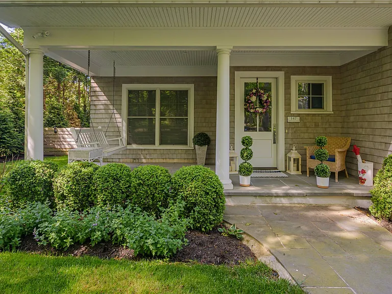 147 Warfield Way — Photo 3