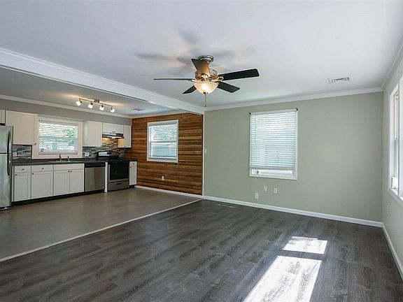 5th image of 448 S Xanthus Ave