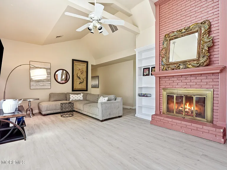 470 Monmouth Pl — Photo 9