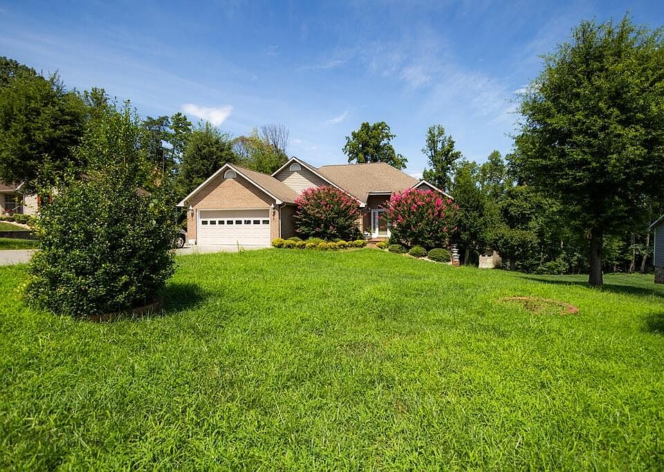 1st image of 479 Beaver Ridge Rd