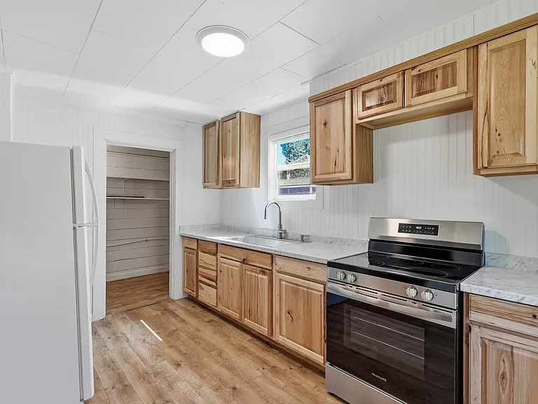 510 NE Quimby Ave #1 — Photo 8