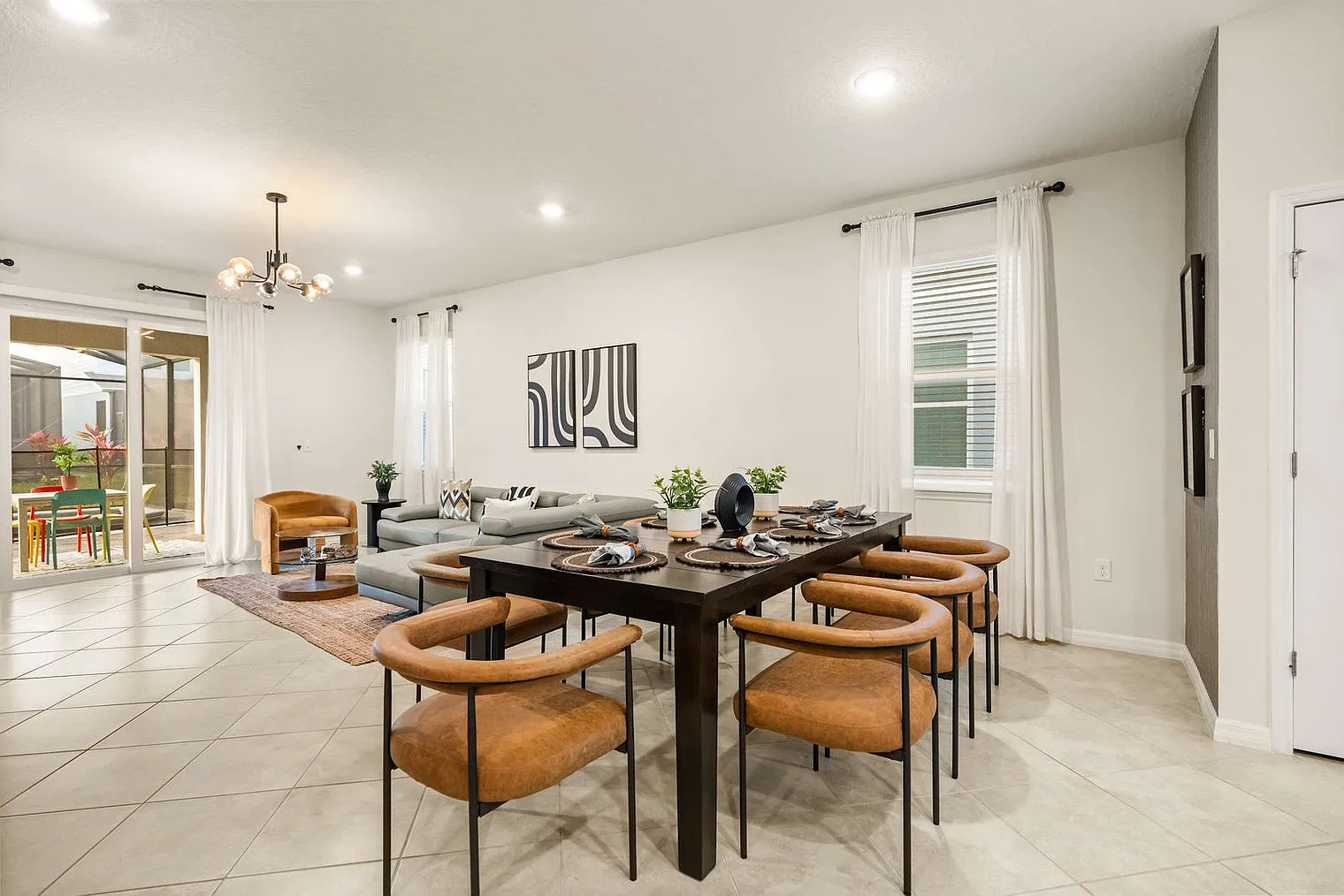 6 bed, 4.0 bath, 3121 sqft, $7,371 — Photo 3