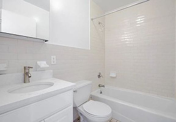 5th image of 667 Meeker Ave