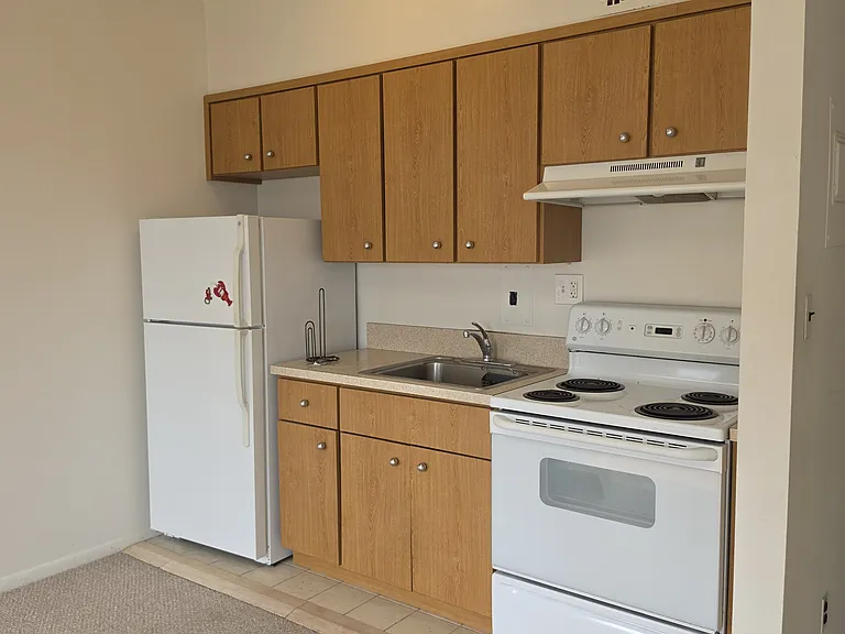 409 101st St #6 — Photo 7