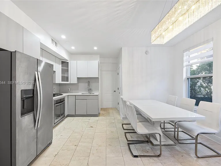 4215 Sheridan Ave #3 — Photo 2