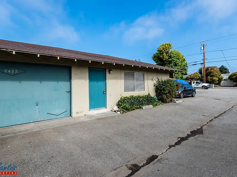 2422 Felt St — Photo 1