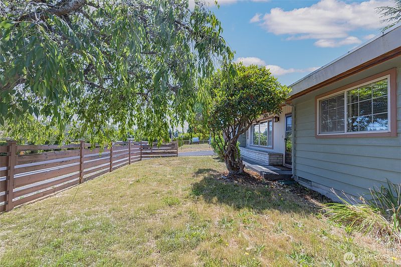 3rd image of 24325 16th Avenue S