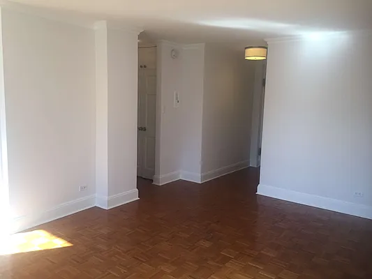 Rented by Metropolis Real Estate of Manhattan | media 12