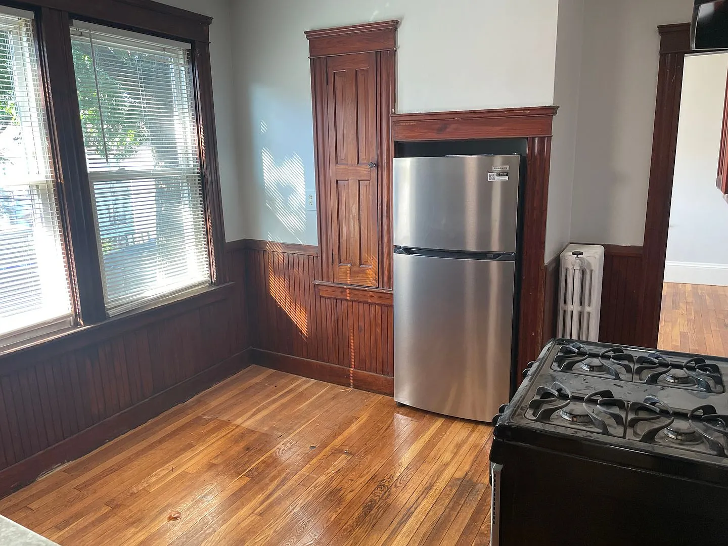 654 Elmwood Avenue — Photo 2