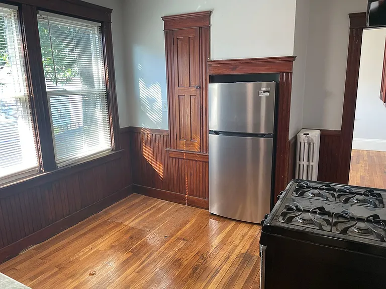 654 Elmwood Ave — Photo 11