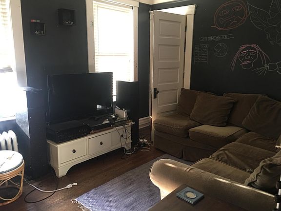 3rd image of 1100 Catherine St #1