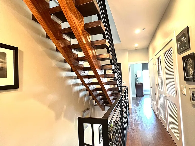 946 E Josephine St — Photo 17