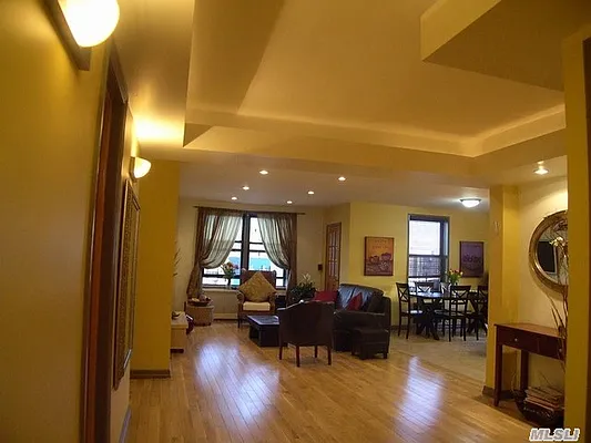 Sold by EZ Sell Realty | media 7