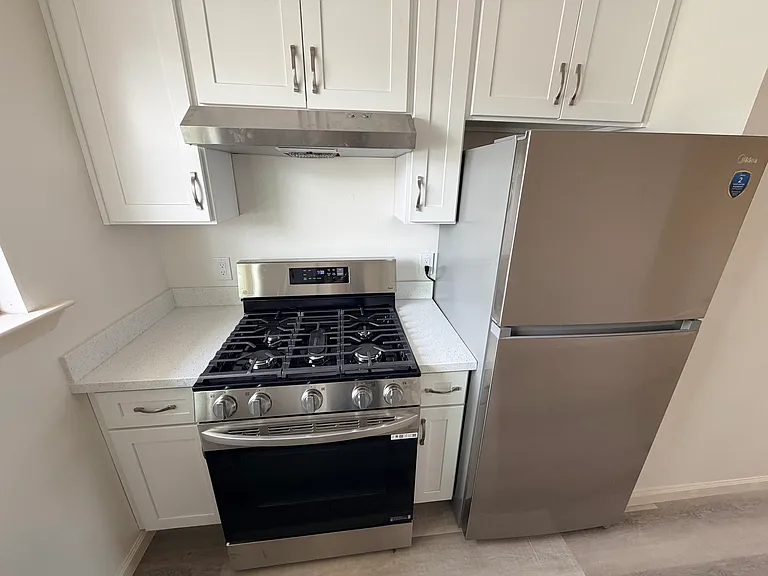 2080 Marlboro Ct #12 — Photo 5